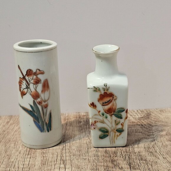 Pair of Small 3.5 Inch Chinese Floral Porcelain Vases - Picture 1 of 11